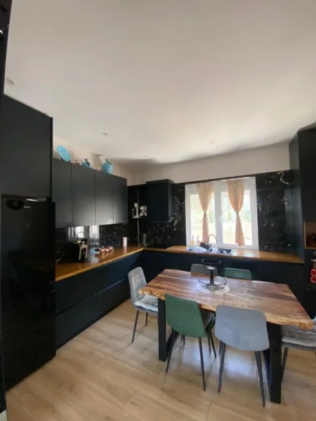 Tirane, shitet 2 Katshe Kati 2, 800 m² 350.000 € Fortuzaj