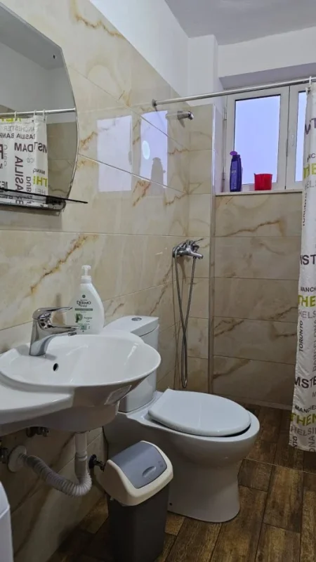 Tirane, jepet me qera apartament 1+1 Kati 3, 70 m² 500 € 