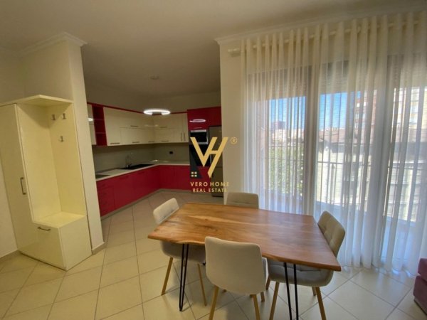 Tirane, jepet me qera apartament 2+1+Aneks+Ballkon Kati 3, 98 m² 1.100 € (RRUGA E KOSOVAREVE)