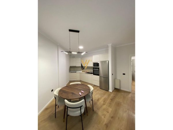 Tirane, jepet me qera apartament 1+1+Ballkon Kati 3, 80 m² 1.000 € (RRUGA E KOSOVAREVE)