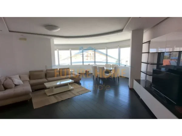 Tirane, jepet me qera 3+1+2+Post Parkimi, 180 m² 1.500 €