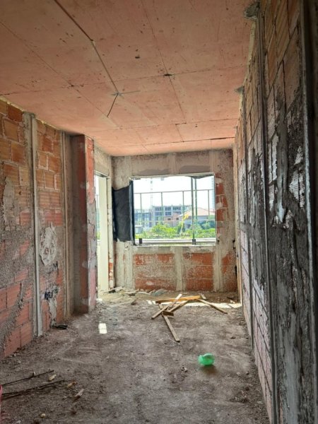 Tirane, shitet apartament 2+1+Ballkon , 132 m² (Paskuqan)