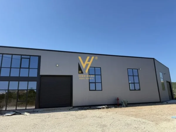 Tirane, shitet magazine Kati 0, 4.900 m² 1.500.000 € (VAQARR)