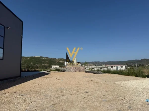 Tirane, shitet magazine Kati 0, 4.900 m² 1.500.000 € (VAQARR)