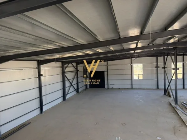 Tirane, shitet magazine Kati 0, 4.900 m² 1.500.000 € (VAQARR)