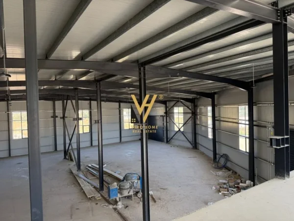 Tirane, jepet me qera magazine Kati 0, 4.900 m² 3.500 € (VAQARR)