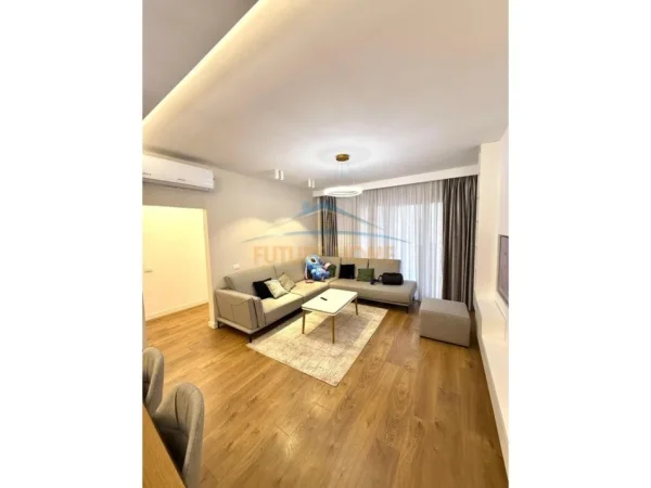 Tirane, jepet me qera apartament 2+1+2 Kati 4, 100 m² 900 €