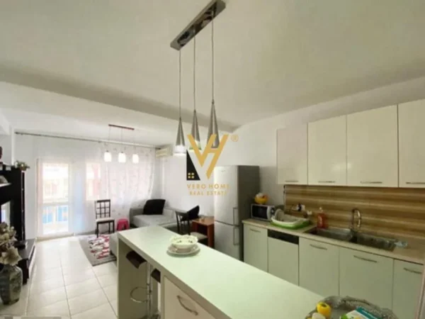 Tirane, shitet apartament 1+1+Ballkon Kati 4, 64 m² 102.000 € (YZBERISHT)