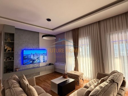 Tirane, shitet apartament Kati 5, 260 m² 30.000.000 € 