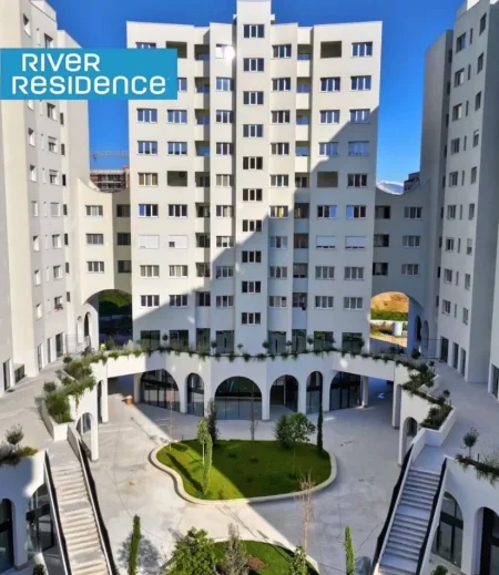 Tirane, jepet me qera zyre Kati 9, 65 m² 450 € (FUSHA AVIACIONIT)