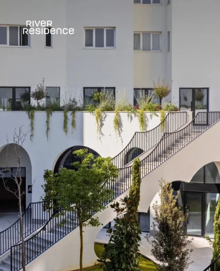 Tirane, jepet me qera zyre Kati 9, 65 m² 450 € (FUSHA AVIACIONIT)