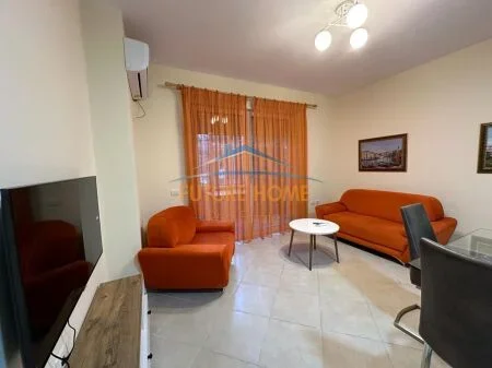 Tirane, jepet me qera apartament 2+1 Kati 3, 86 m² 560 € 