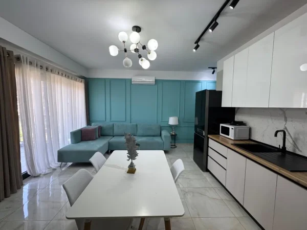 Tirane, jepet me qera apartament 1+1+Ballkon Kati 3, 70 m² 750 € (Kompleksi Olimpiku)