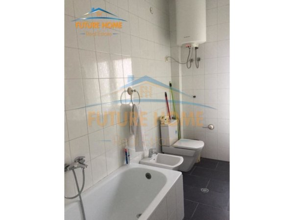 Tirane, jepet me qera apartament 1+1 Kati 5, 67 m² 450 € (rruga Myslym Shyri)