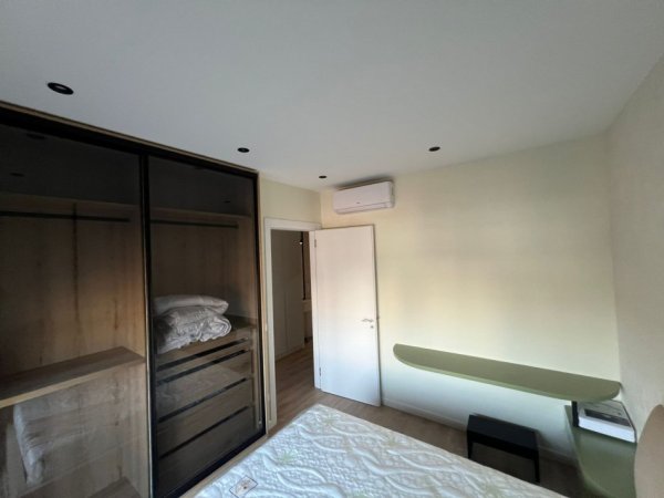 Tirane, jepet me qera apartament 1+1+Ballkon Kati 6, 55 m² 700 € (bulevarid i ri)