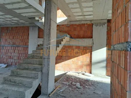 Tirane, shitet Vile 3 Katshe Kati 0, 374 m² 550.000 € (Sauk, Olive Residence)