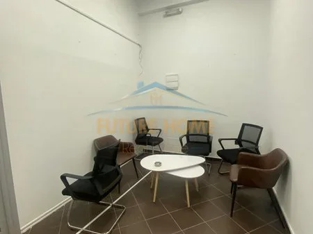 Tirane, jepet me qera ambjent biznesi Kati 1, 300 m² 3.500 € (Komuna e Parisit)