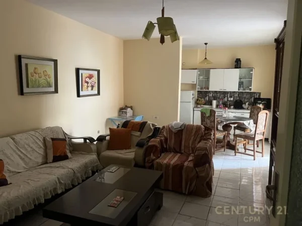 Tirane, jepet me qera apartament 2+1 Kati 4, 93 m² 550 € (Vasil Shanto)