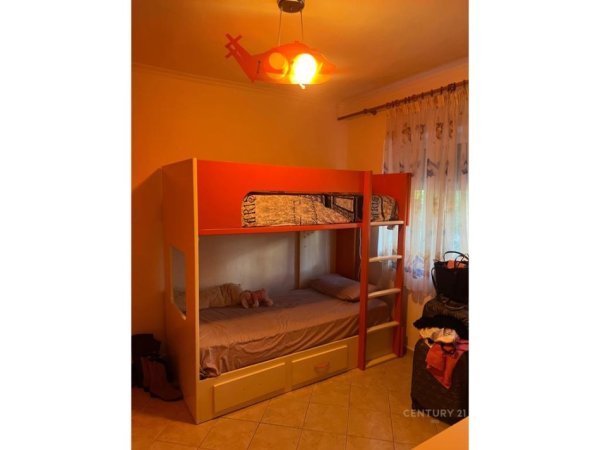 Tirane, jepet me qera apartament 2+1 Kati 2, 67 m² 450 € (Medreseja)
