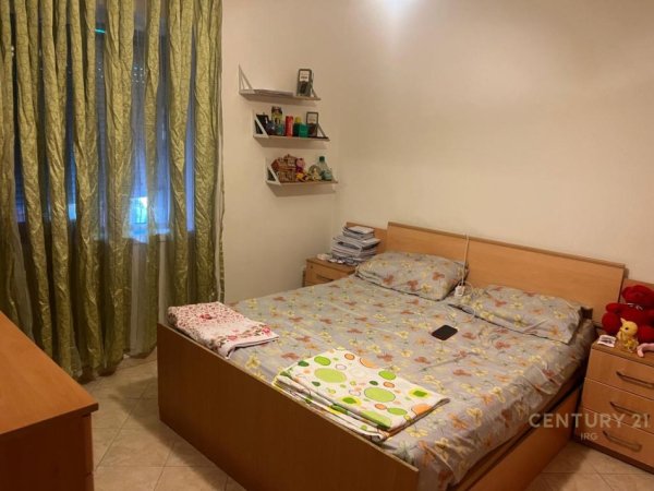 Tirane, jepet me qera apartament 2+1 Kati 2, 67 m² 450 € (Medreseja)