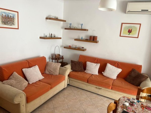 Tirane, jepet me qera apartament 2+1 Kati 2, 67 m² 450 € (Medreseja)