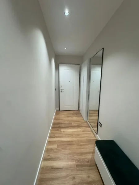 Tirane, jepet me qera apartament 1+1+Aneks+Ballkon Kati 5, 78 m² 1.000 € (Rruga Kavajes)
