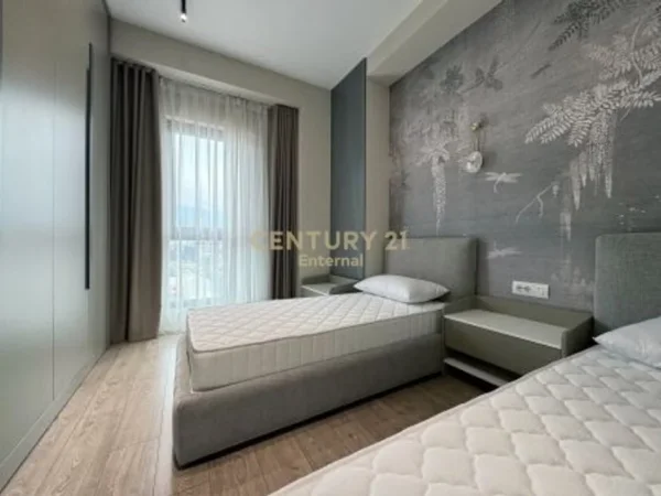 Tirane, jepet me qera apartament 2+1+Ballkon Kati 11, 110 m² 1.500 € (Rruga e Kavajes)