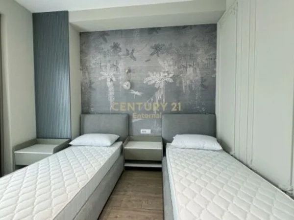 Tirane, jepet me qera apartament 2+1+Ballkon Kati 11, 110 m² 1.500 € (Rruga e Kavajes)