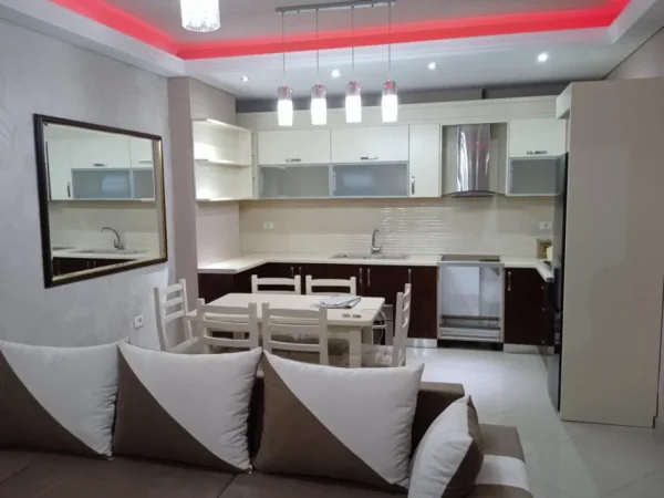 Tirane, jepet me qera apartament 2+1 Kati 4, 107 m² 522 € (Astir)
