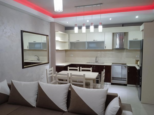 Tirane, jepet me qera apartament 2+1 Kati 4, 107 m² 522 € (Astir)