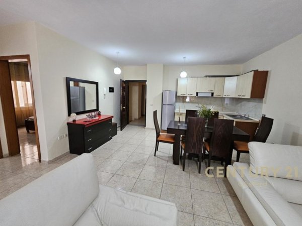 Tirane, jepet me qera apartament 2+1 Kati 1, 80 m² 350 € (Kofra e Priftit)