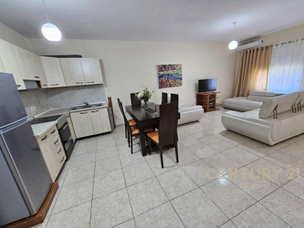 Tirane, jepet me qera apartament 2+1 Kati 1, 80 m² 350 € (Kofra e Priftit)