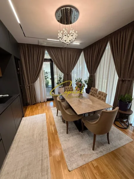 Tirane, shitet apartament 2+1 Kati 5, 140 m² 650.000 € (KOMPLEKSI LAKE VIEW)