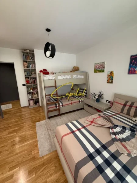 Tirane, shitet apartament 2+1 Kati 5, 140 m² 650.000 € (KOMPLEKSI LAKE VIEW)