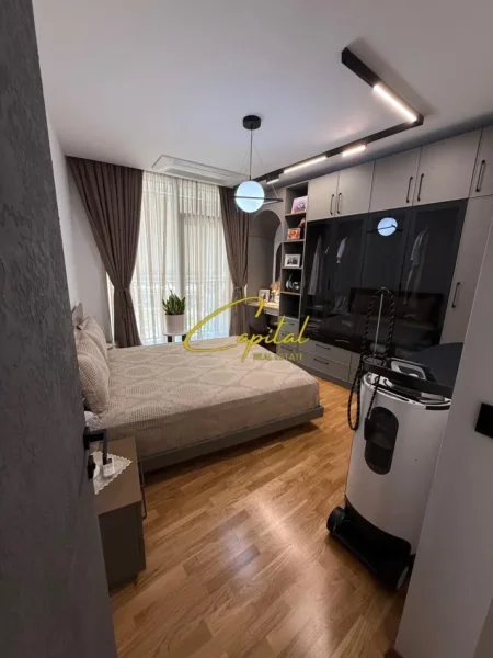 Tirane, shitet apartament 2+1 Kati 5, 140 m² 650.000 € (KOMPLEKSI LAKE VIEW)