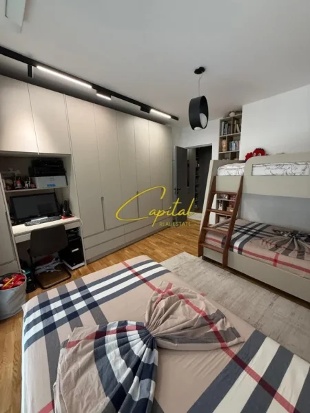 Tirane, shitet apartament 2+1 Kati 5, 140 m² 650.000 € (KOMPLEKSI LAKE VIEW)