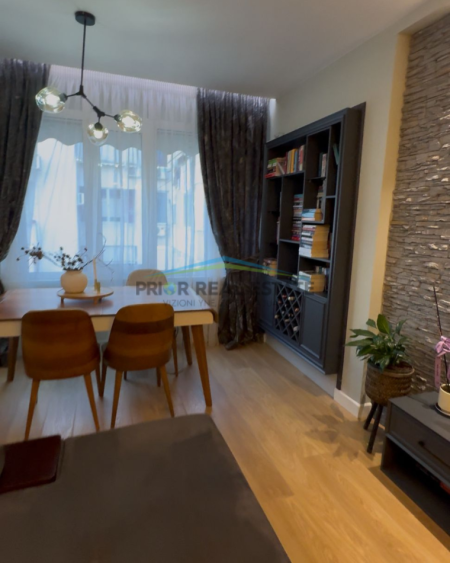 Tirane, shitet apartament 2+1+Ballkon Kati 4, 80 m² 211.000 € (Kopshti Botanik)