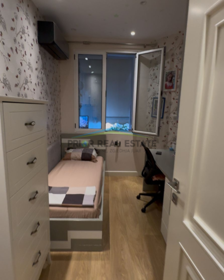 Tirane, shitet apartament 2+1+Ballkon Kati 4, 80 m² 211.000 € (Kopshti Botanik)