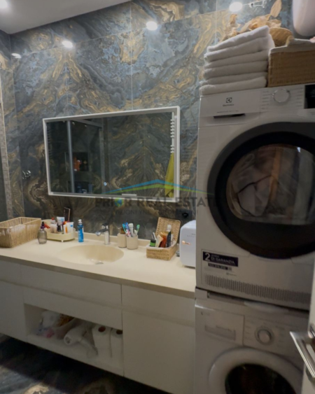 Tirane, shitet apartament 2+1+Ballkon Kati 4, 80 m² 211.000 € (Kopshti Botanik)