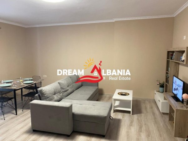 Tirane, jepet me qera apartament 1+1 Kati 5, 70 m² 550 € (tek Komuna e Parisit prane Kika 2)