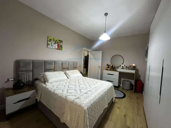 Tirane, shitet apartament 1+1+Aneks+Ballkon Kati 5, 105 m² 130.000 € (PRANE ARDENOS)