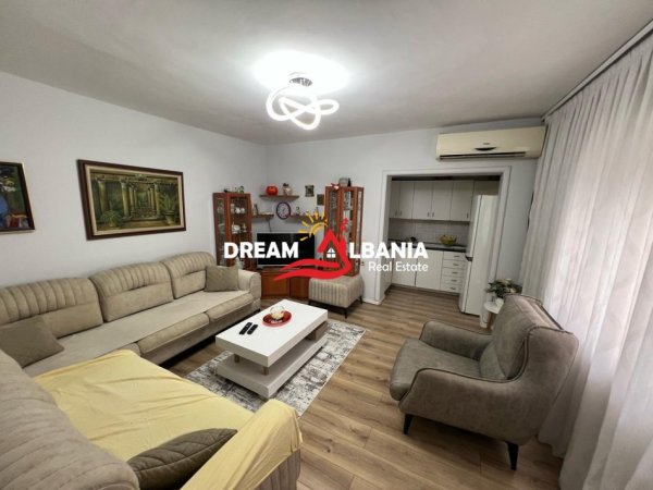 Tirane, shitet truall , 676 m² 1.150.000 € (tek Selvia prane Hotel Black Diamond)