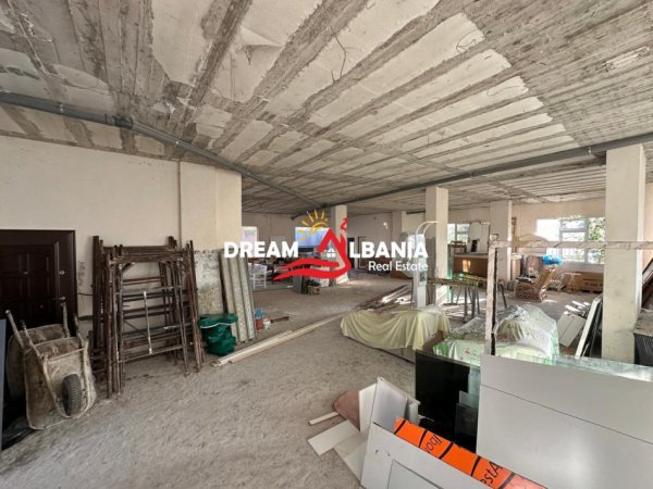 Tirane, shitet magazine , 368 m² 210.000 € (Tek Rruga e Dibres prane Tower Bridge)