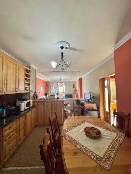 Tirane, shitet apartament , 118 m² 140.000 € (Fresk)