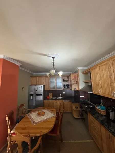 Tirane, shitet apartament , 118 m² 140.000 € (Fresk)