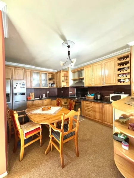 Tirane, shitet apartament , 118 m² 140.000 € (Fresk)