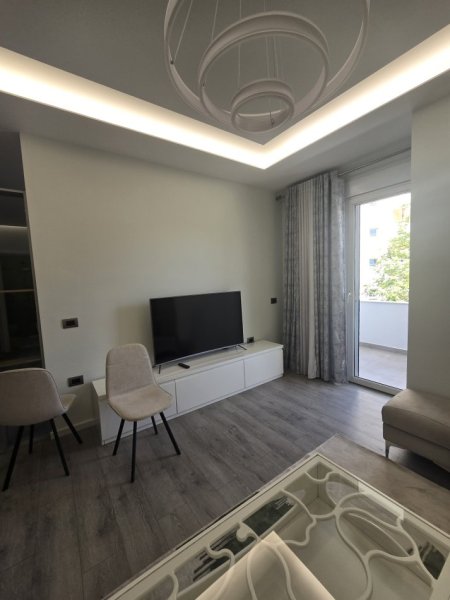 Tirane, jepet me qera apartament 2+1+Aneks+Ballkon Kati 4, 115 m² 1.000 € (Ambasada Amerikane)