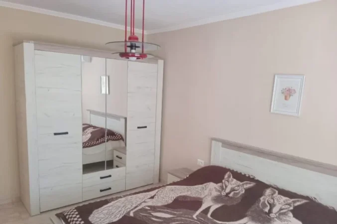 Tirane, jepet me qera apartament 2+1+Ballkon Kati 1, 80 m² 700 € (PAZARI I RI)