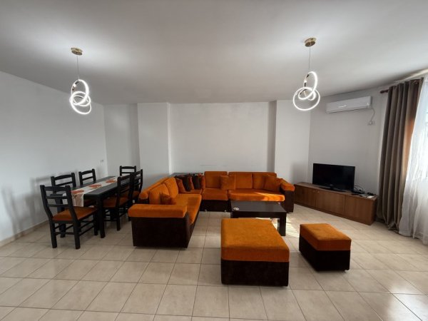Tirane, jap me qera apartament 1+1+Ballkon Kati 9, 72 m² 400 € (rruga besim alla ish britania afer hotel 7777 yzberisht)