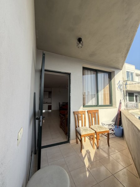 Tirane, jap me qera apartament 1+1+Ballkon Kati 9, 72 m² 400 € (rruga besim alla ish britania afer hotel 7777 yzberisht)